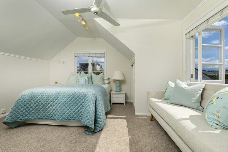 Photo of property in 8 Frieston Road, Milford, Auckland, 0620