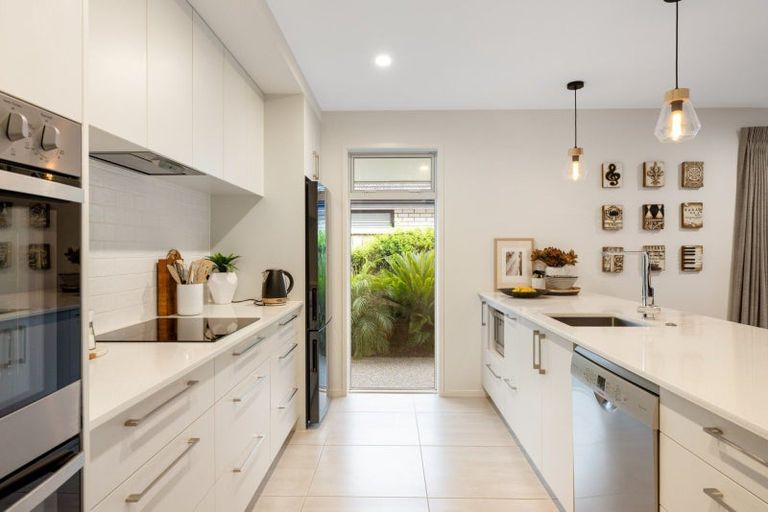 Photo of property in 5 Hanlow Place, Pyes Pa, Tauranga, 3112