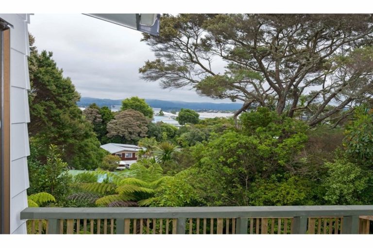 Photo of property in 2/36 Takapu Street, Henderson, Auckland, 0612