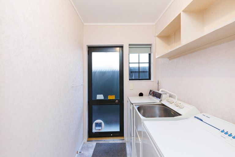 Photo of property in 140 Ruapehu Drive, Fitzherbert, Palmerston North, 4410