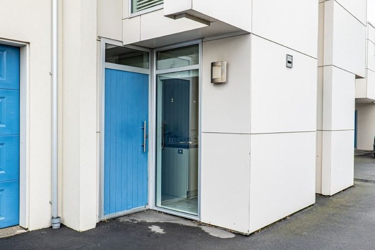 Photo of property in 496c Barbadoes Street, Edgeware, Christchurch, 8013