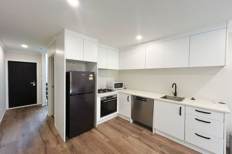 Photo of property in 2/26 May Street, Hamilton East, Hamilton, 3216