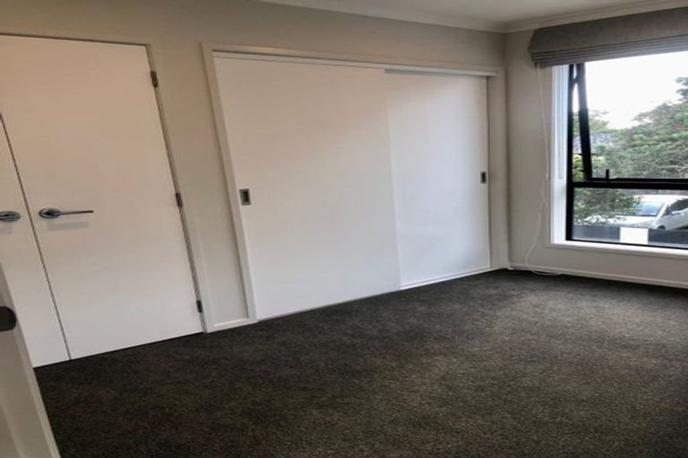 Photo of property in 2 Patariki Way, Beach Haven, Auckland, 0626