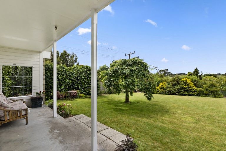 Photo of property in 120 Kawiu Road, Levin, 5510
