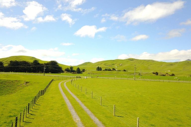 Photo of property in 1034 Waitahora Road, Waitahora, Dannevirke, 4971