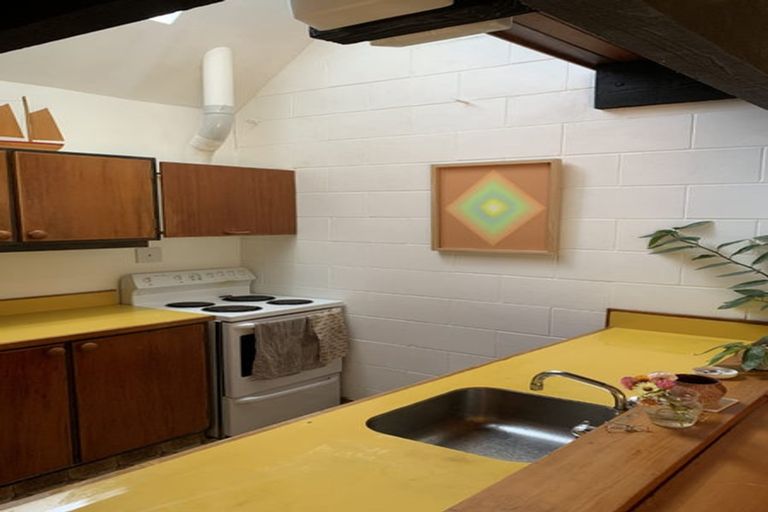 Photo of property in 2b Pitoitoi Road, Days Bay, Lower Hutt, 5013