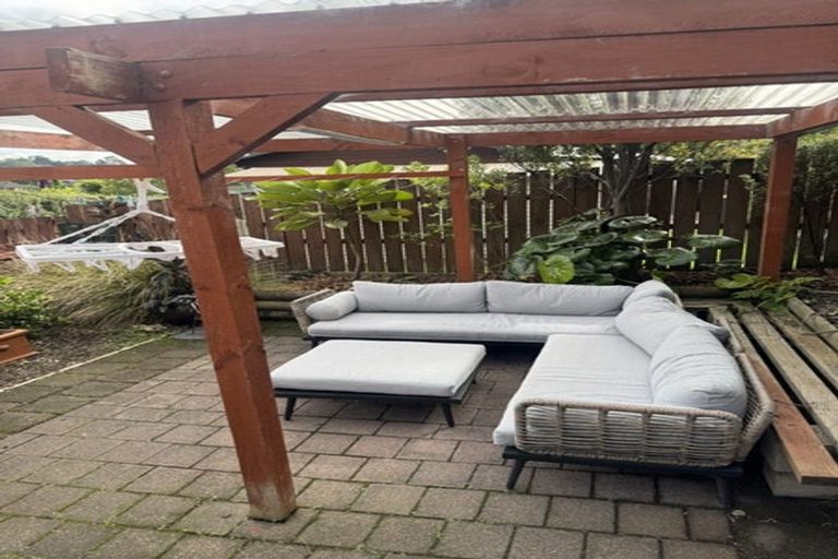 Photo of property in 1/245 Sturges Road, Henderson, Auckland, 0612