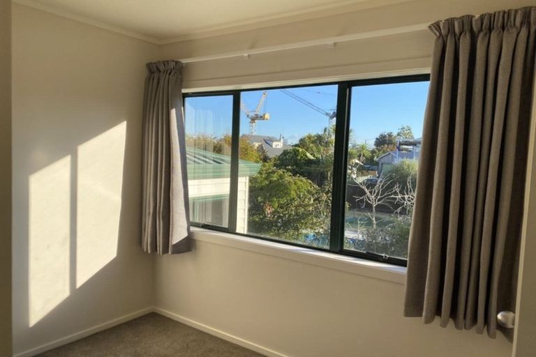 Photo of property in 12b Ngataringa Road, Devonport, Auckland, 0624