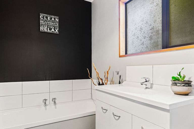 Photo of property in 2/37 Ramahana Road, Huntsbury, Christchurch, 8022