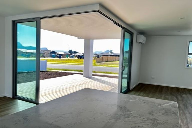 Photo of property in 4 Taurangawaka Road, One Tree Point, 0118