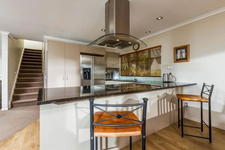 Photo of property in 36a Verran Road, Birkdale, Auckland, 0626