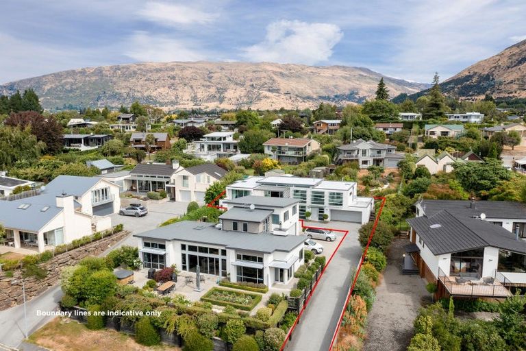 Photo of property in 15 Faulks Terrace, Wanaka, 9305
