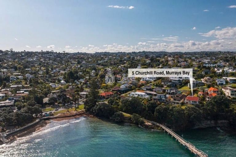Photo of property in 5 Churchill Road, Murrays Bay, Auckland, 0630