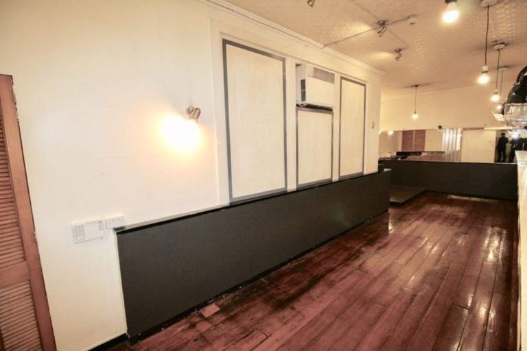 Photo of property in 180 Queen Street, Pukekohe, 2120