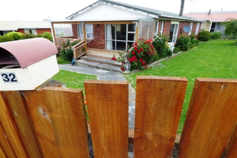 Photo of property in 32 Mcneil Street, Balclutha, 9230