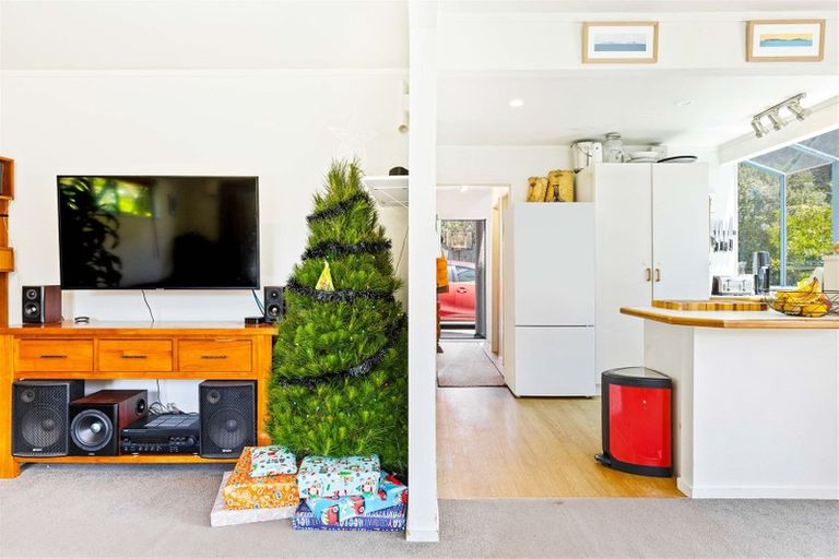 Photo of property in 2/111 Taikata Road, Te Atatu Peninsula, Auckland, 0610