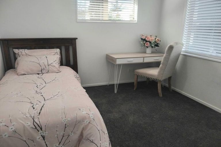 Photo of property in 30a Elliot Street, Howick, Auckland, 2014
