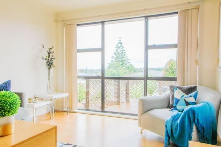 Photo of property in 42 Sycamore Drive, Sunnynook, Auckland, 0620