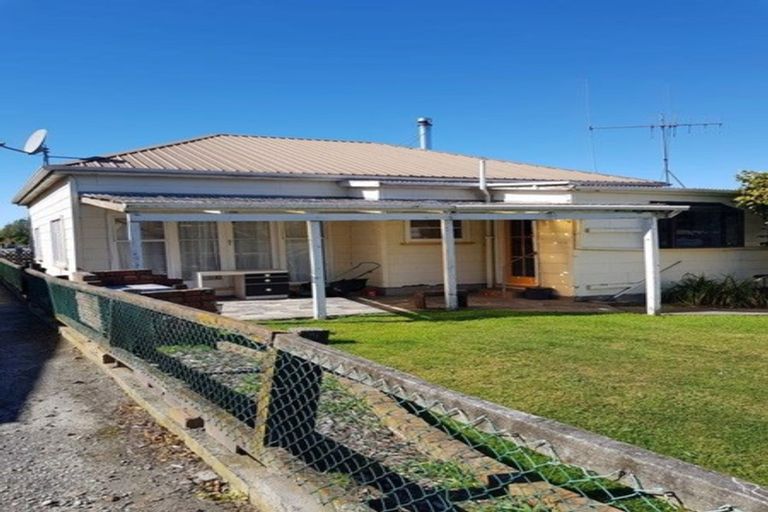 Photo of property in 12 Avenue Road, West End, Timaru, 7910