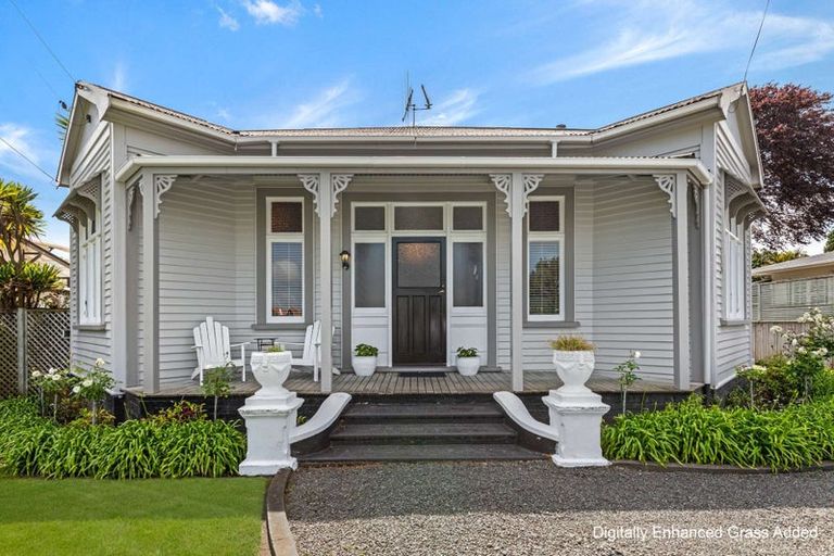 Photo of property in 8 Saint Leonard Street, Saint Johns Hill, Whanganui, 4501