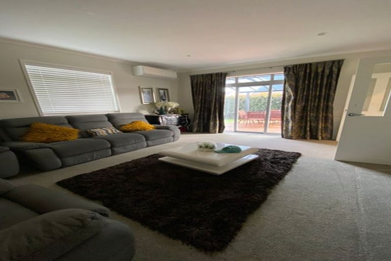 Photo of property in 33 Anchorage Drive, Karaka, Papakura, 2113