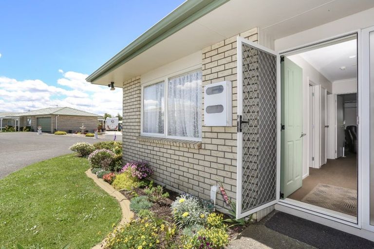 Photo of property in 4/8 Village Place, Tuakau, 2121