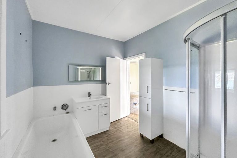 Photo of property in 18 Karaka Street, Castlecliff, Whanganui, 4501