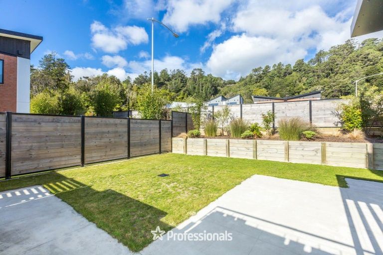 Photo of property in 2 Dahl Drive, Wallaceville, Upper Hutt, 5018