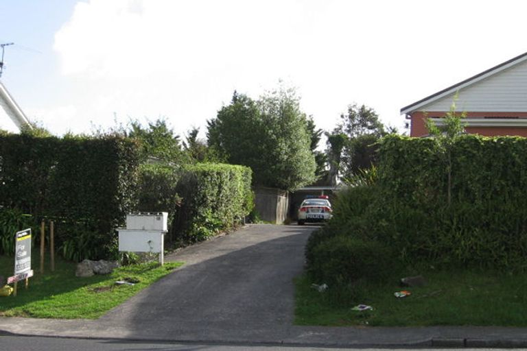 Photo of property in 2/30 Makora Road, Massey, Auckland, 0614