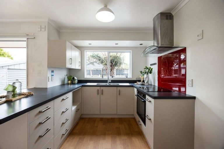 Photo of property in 6 Kentucky Crescent, Nawton, Hamilton, 3200