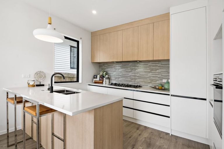 Photo of property in 38b Mcwhirters Farm Lane, Massey, Auckland, 0614