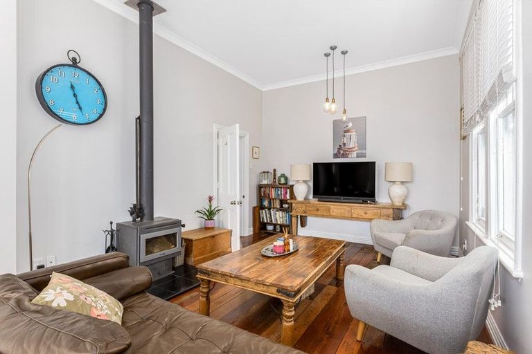 Photo of property in 60 Stanley Street, Berhampore, Wellington, 6023