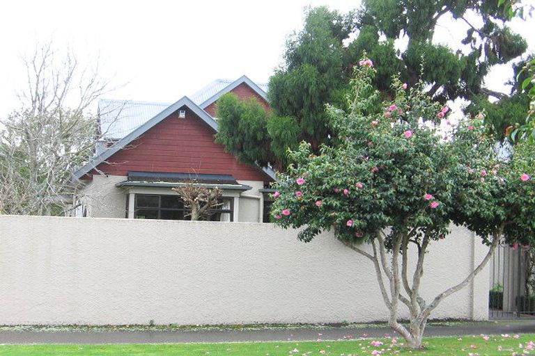 Photo of property in 4 Moana Street, Hokowhitu, Palmerston North, 4410
