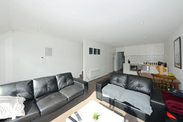 Photo of property in 9/20 North Avon Road, Richmond, Christchurch, 8013