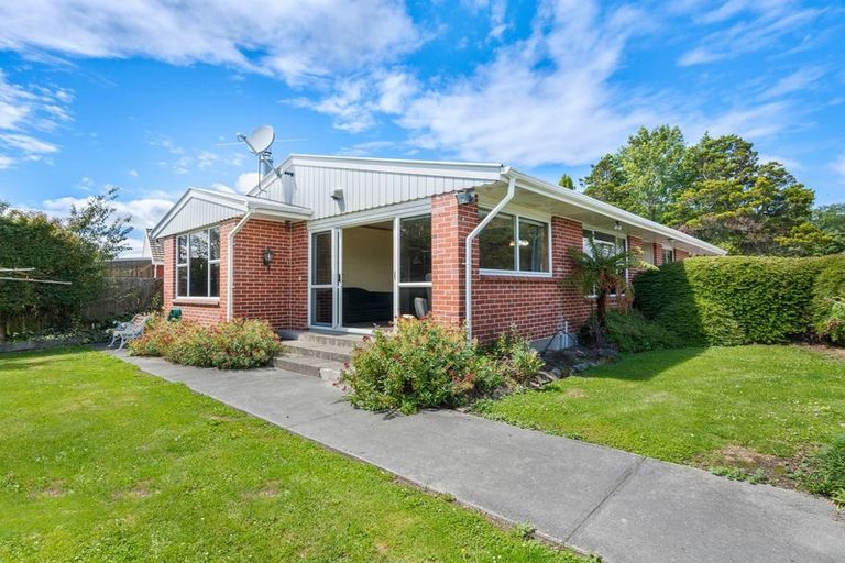 Photo of property in 21 Lochee Road, Upper Riccarton, Christchurch, 8041