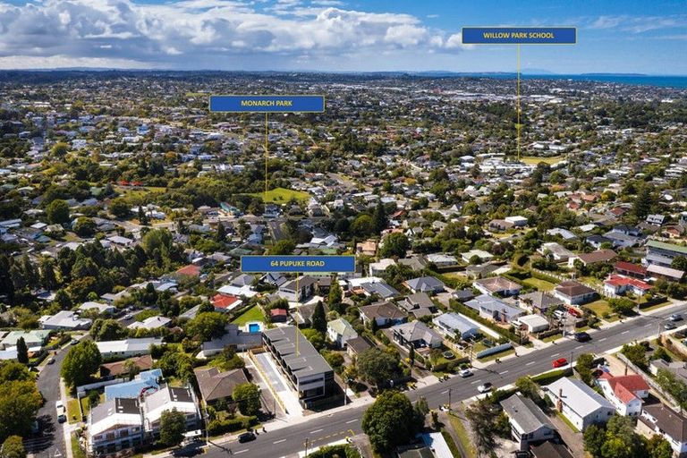 Photo of property in 5/64 Pupuke Road, Hillcrest, Auckland, 0627