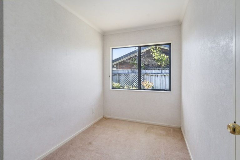 Photo of property in 34 Greenwood Place, Fitzherbert, Palmerston North, 4410