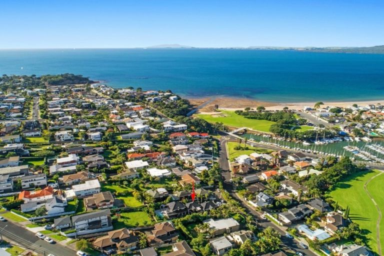 Photo of property in 2/23 Commodore Parry Road, Castor Bay, Auckland, 0620