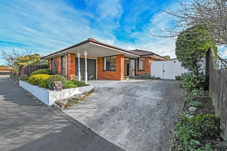 Photo of property in 3/22 Lake Terrace Road, Burwood, Christchurch, 8061