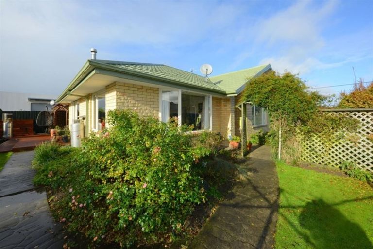 Photo of property in 22 Belfast Road, Belfast, Christchurch, 8051