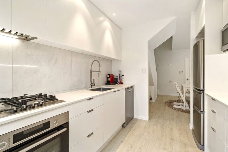 Photo of property in 3/52 Taharoto Road, Takapuna, Auckland, 0622