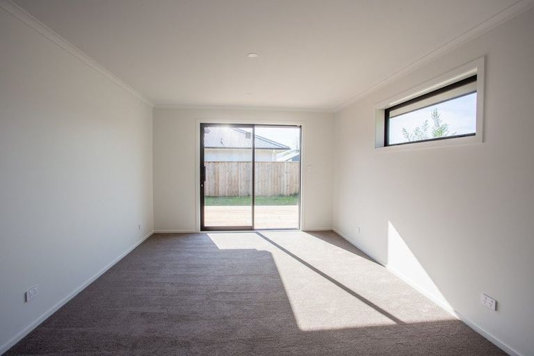 Photo of property in 5 Van Baarle Close, Carterton, 5713