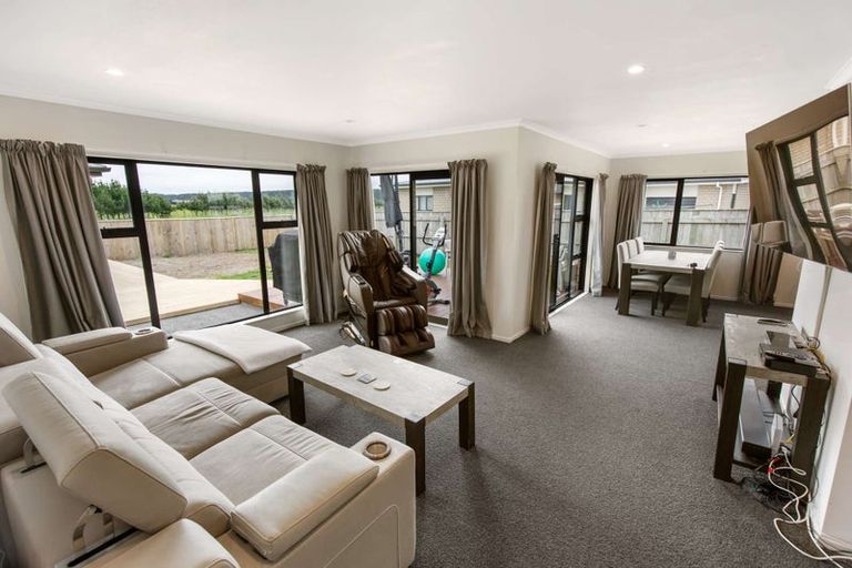 Photo of property in 21 Story Street, Foxton Beach, Foxton, 4815