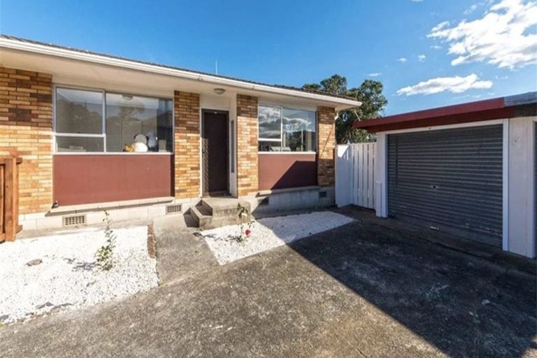 Photo of property in 3/152 Lincoln Road, Henderson, Auckland, 0610