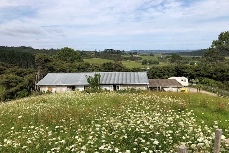 Photo of property in 88 Sheffield Road, Helensville, 0875