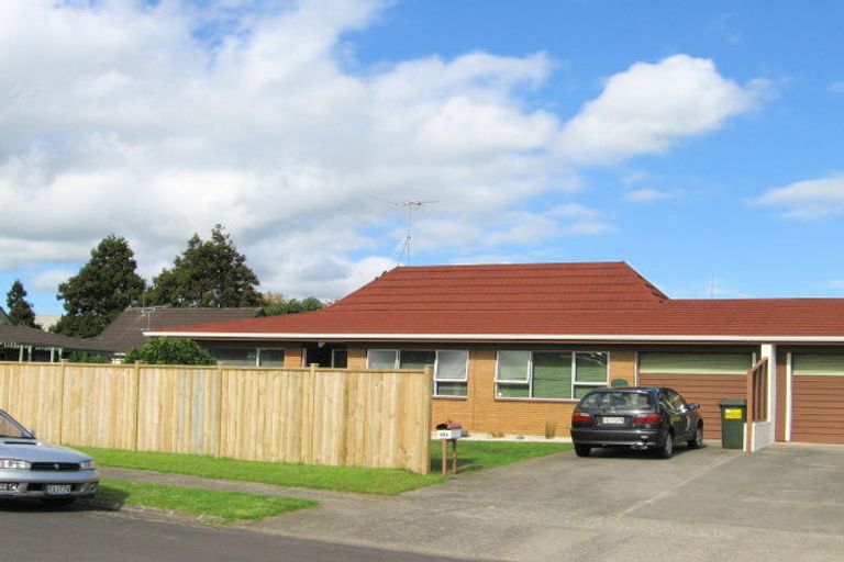 Photo of property in 1/15 Vivian Wilson Drive, Eastern Beach, Auckland, 2012
