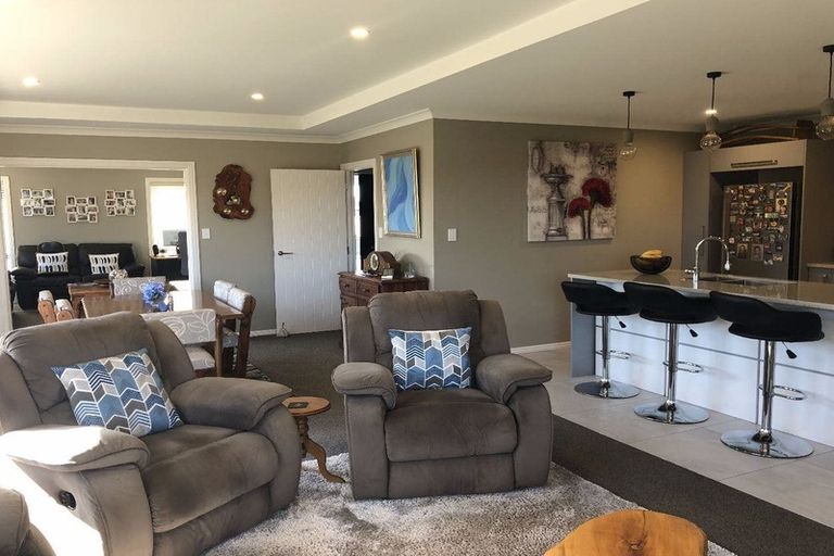 Photo of property in 64 Watkins Drive, Rangiora, 7400