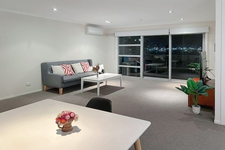 Photo of property in Bellagio Apartments, 8c/39 Taranaki Street, Te Aro, Wellington, 6011