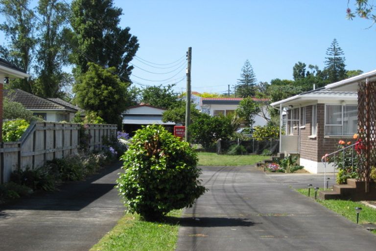 Photo of property in 10 Rimu Road, Mangere Bridge, Auckland, 2022