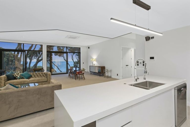 Photo of property in 218a Lake Road, Hauraki, Auckland, 0622